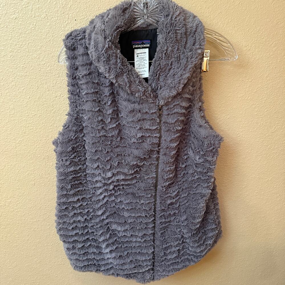 Patagonia Women's Pelage Faux Fur Vest Gray L Gorpcore Outdoor cabincore fuzzy